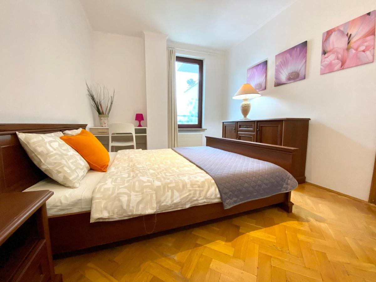 Center Warsaw - Apartmenty Jana Pawla II ภายนอก รูปภาพ