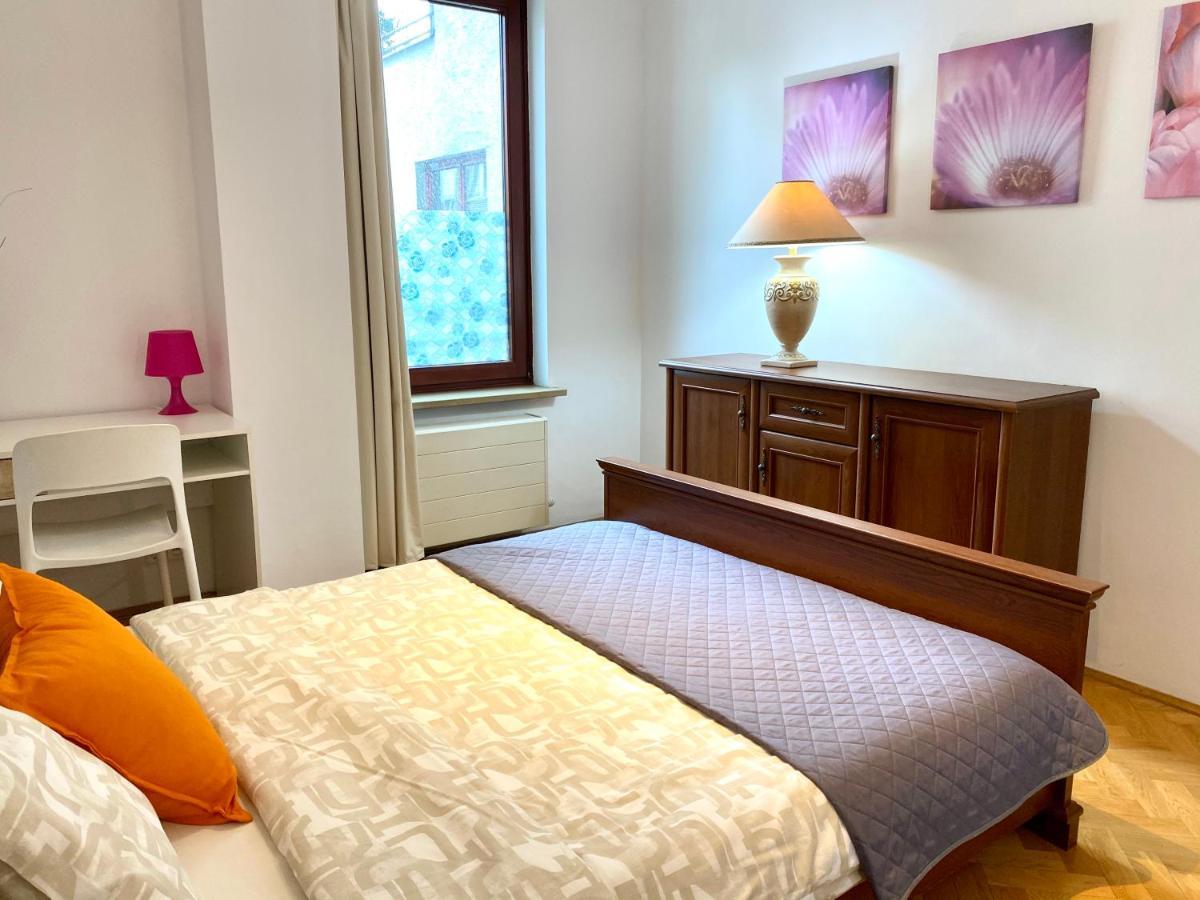 Center Warsaw - Apartmenty Jana Pawla II ภายนอก รูปภาพ